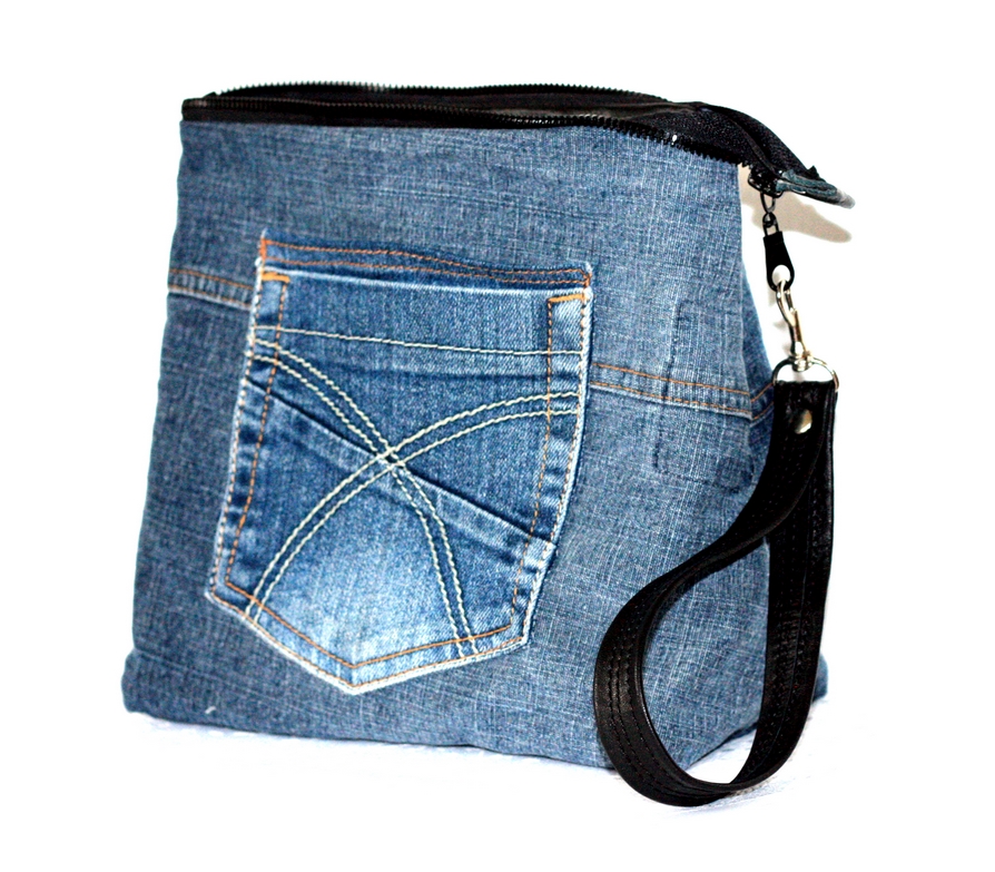 Little cosmetic pouch with a denim linning – byBessert